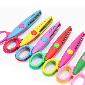 6PCSSpecialEdgeStationeryPaperCutDecorativePatternScissors-SKU031597-11-800x800.jpg